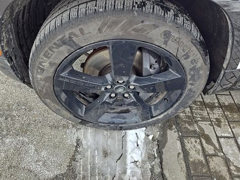 Used 2024 Land Rover Defender 130 X-Dynamic SE image 10