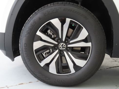 New 2026 Volkswagen Atlas SE FWD image 27