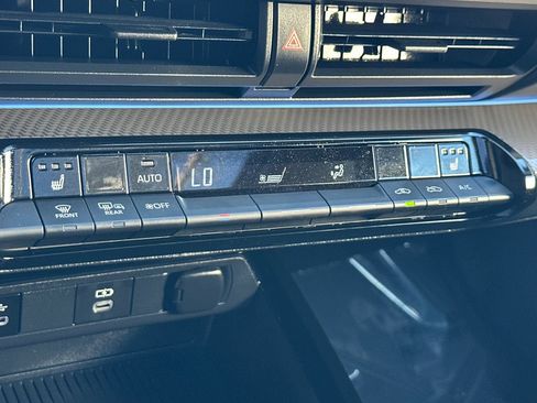 Used 2026 Toyota Prius XLE image 21