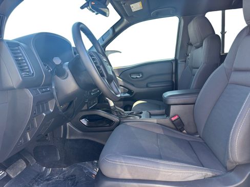 Used 2023 Nissan Frontier SV w/ Midnight Edition Package image 10