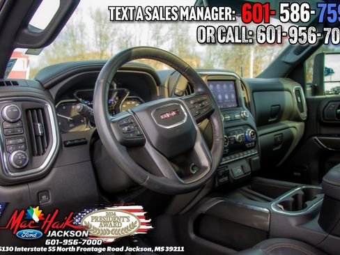 Used 2023 GMC Sierra 2500 AT4 w/ AT4 Premium Plus Package image 9