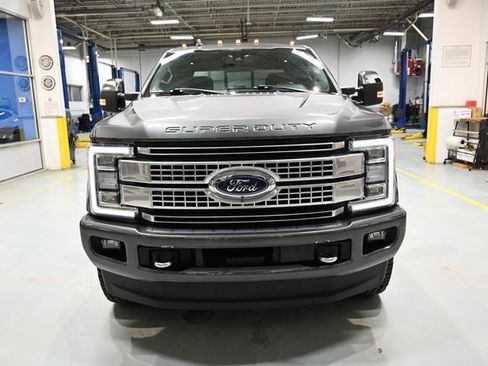 Used 2019 Ford F250 Platinum w/ Platinum Ultimate Package image 2