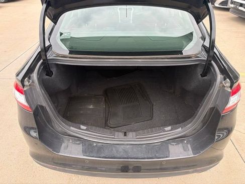 Used 2016 Ford Fusion SE FWD image 17
