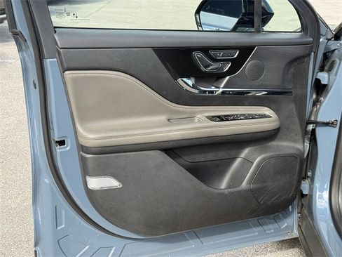 Used 2023 Lincoln Corsair FWD image 32