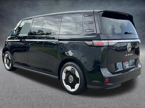Used 2025 Volkswagen ID. Buzz Pro S RWD image 3