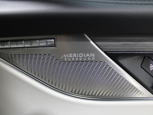 Used 2022 Jaguar F-PACE S image 31