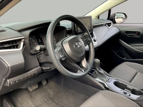 Used 2025 Toyota Corolla LE FWD image 17