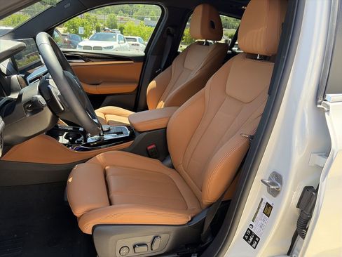 Certified 2025 BMW X4 xDrive30i AWD/4WD image 14