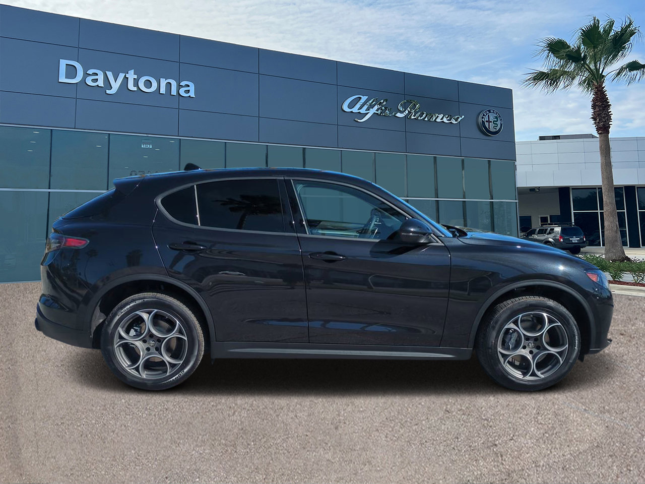 New 2025 Alfa Romeo Stelvio Sprint w/ Convenience Package AWD/4WD image 2