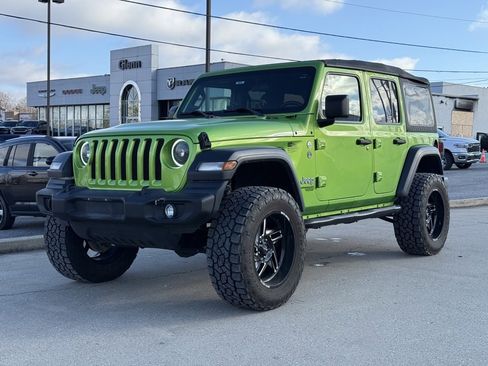 Used 2019 Jeep Wrangler Unlimited Sport S image 2