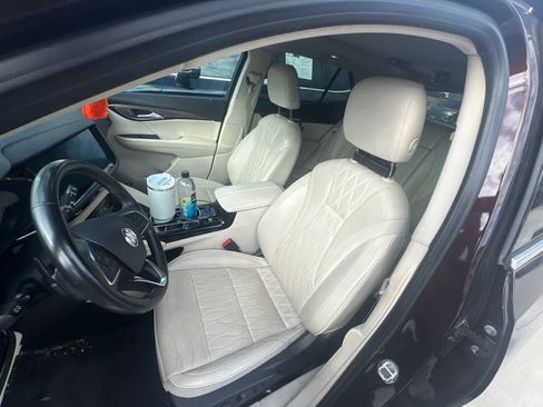 Used 2021 Buick Envision Avenir w/ Technology Package II FWD image 9