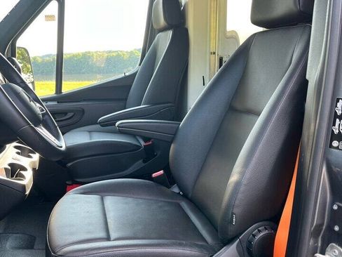 Used 2022 Mercedes-Benz Sprinter 4500 image 16