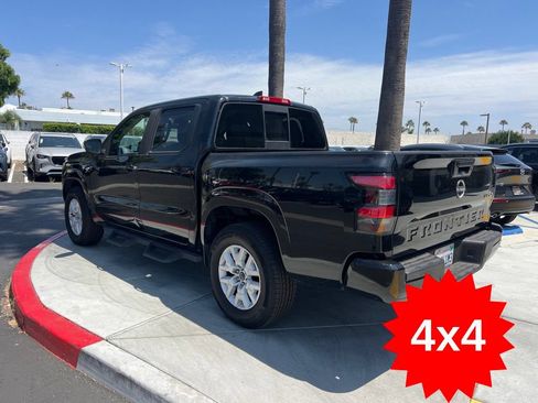 Used 2022 Nissan Frontier SV AWD/4WD image 3