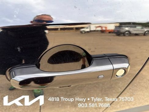 Used 2019 Jeep Renegade Latitude FWD image 5