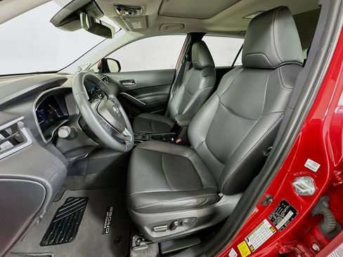Certified 2024 Toyota Corolla Cross XLE w/ Convenience Package FWD image 20
