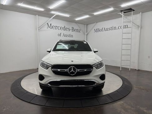 Used 2026 Mercedes-Benz GLC 300 image 2