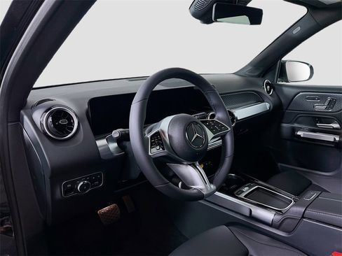 New 2026 Mercedes-Benz GLB 250 4MATIC image 10