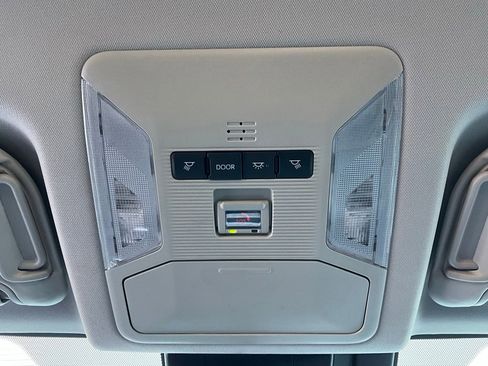 Used 2025 Toyota RAV4 XLE image 17