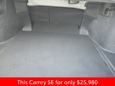Used 2025 Toyota Camry SE image 18