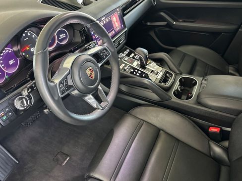 Used 2023 Porsche Cayenne AWD/4WD image 9