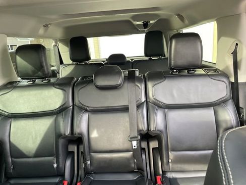 Certified 2025 Ford Expedition Max Platinum image 37