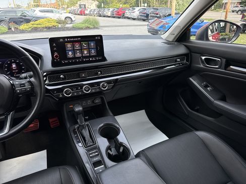 Used 2022 Honda Civic Touring image 22