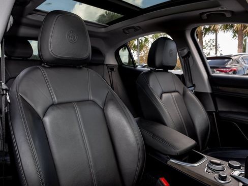 Used 2021 Alfa Romeo Stelvio Ti w/ Nero Edizione image 36