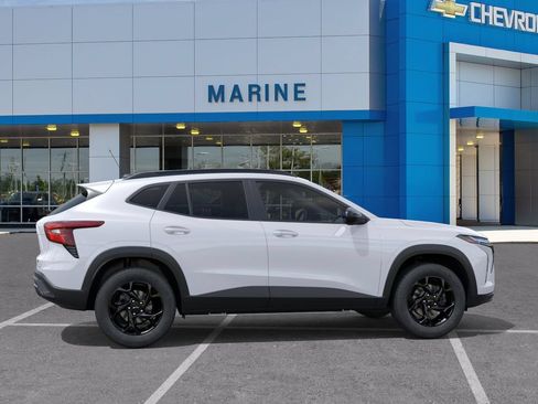 New 2026 Chevrolet Trax LT w/ Driver Confidence Package FWD image 5