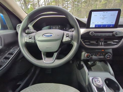 Used 2020 Ford Escape SE image 16