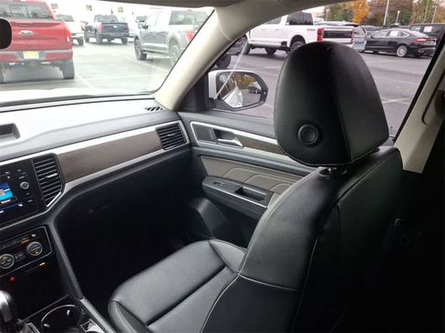 Used 2022 Volkswagen Atlas SE image 11