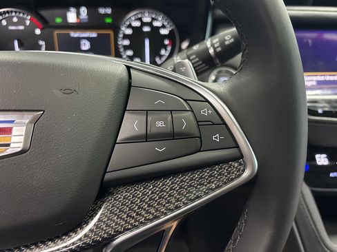 Used 2025 Cadillac XT5 Sportv image 15