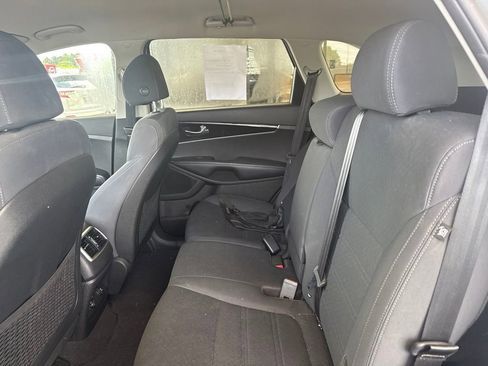 Used 2018 Kia Sorento FWD image 14