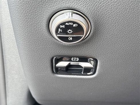 New 2025 Mercedes-Benz GLC 300 4MATIC image 15