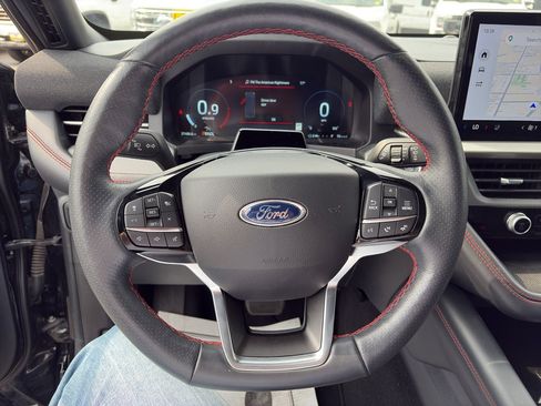 Used 2025 Ford Explorer ST-Line AWD/4WD image 11