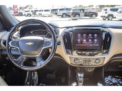 Used 2022 Chevrolet Traverse LT AWD/4WD image 23