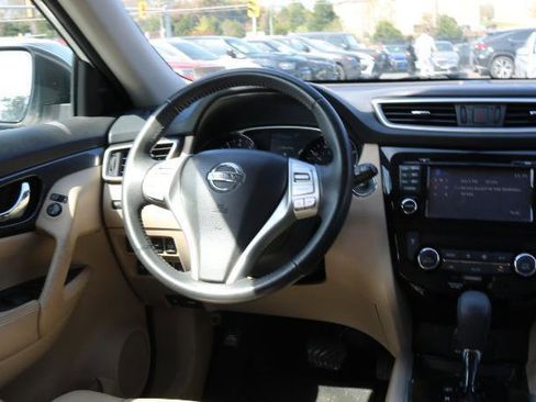 Used 2016 Nissan Rogue SL w/ SL Premium Package image 14