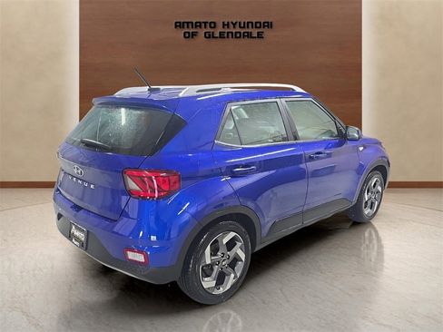 Used 2024 Hyundai Venue SEL image 6