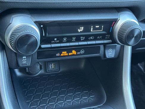 Certified 2025 Toyota RAV4 LE AWD/4WD image 20