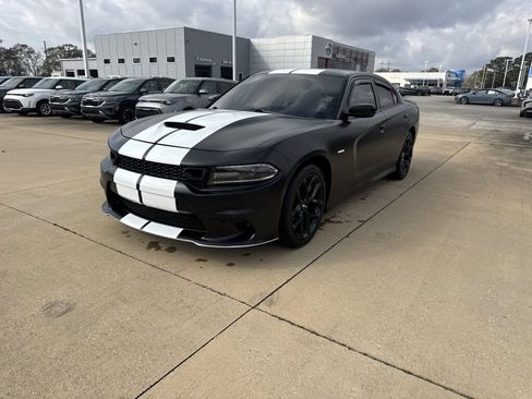 Used 2020 Dodge Charger R/T w/ Plus Group image 4
