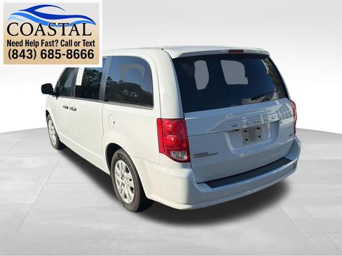 Used 2019 Dodge Grand Caravan SE FWD image 5
