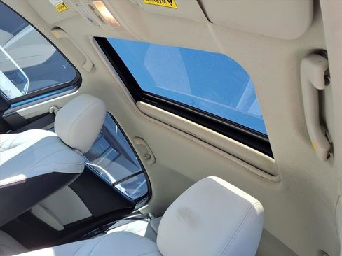 Used 2018 MAZDA MAZDA3 Grand Touring image 8