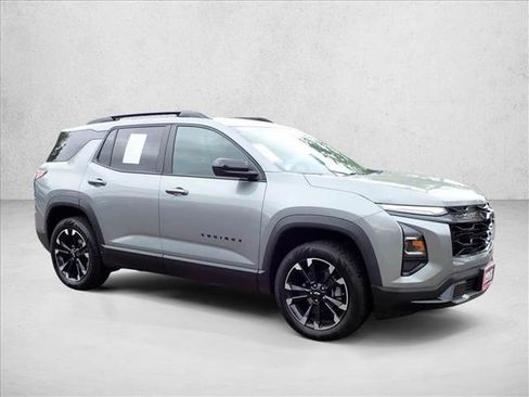 Used 2025 Chevrolet Equinox RS AWD/4WD image 6