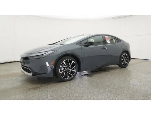 New 2026 Toyota Prius Plug-In Hybrid FWD image 17