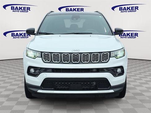 Used 2024 Jeep Compass Limited image 8