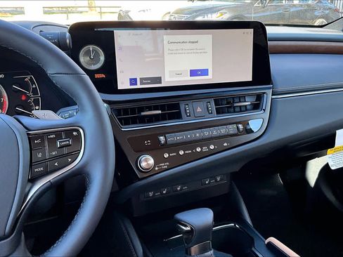 New 2025 Lexus ES 350 image 9
