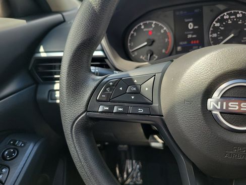 Used 2024 Nissan Altima 2.5 S FWD image 17