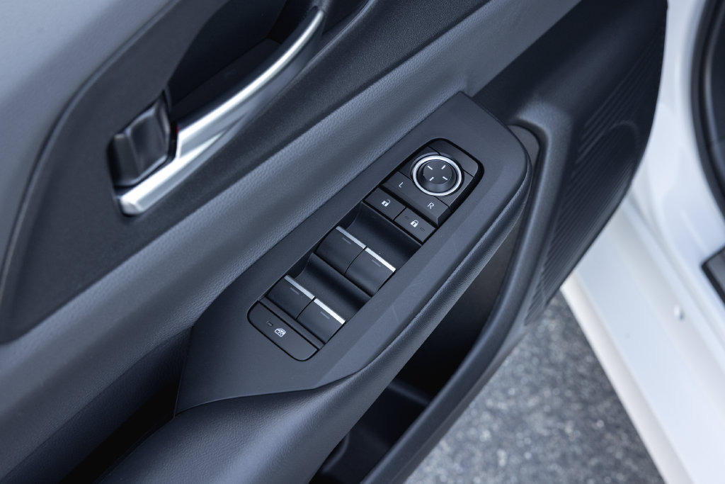 Certified 2024 Toyota Prius XLE FWD image 9
