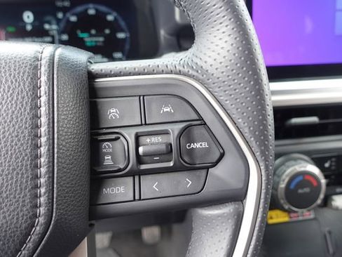 Certified 2025 Toyota 4Runner TRD Off-Road Premium w/ Tow Technology Package AWD/4WD image 19