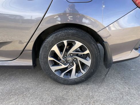 Used 2018 Honda Civic EX image 43