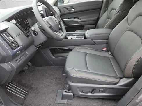 New 2026 Nissan Pathfinder SL FWD image 10